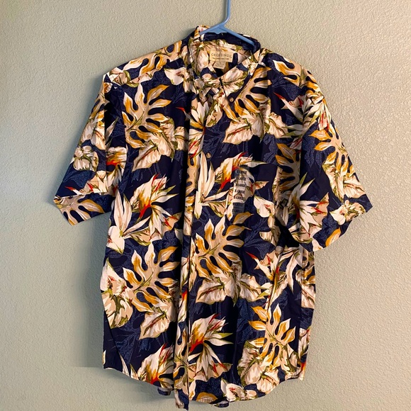 Hawaiian Shirt 🌺 - Picture 1 of 3